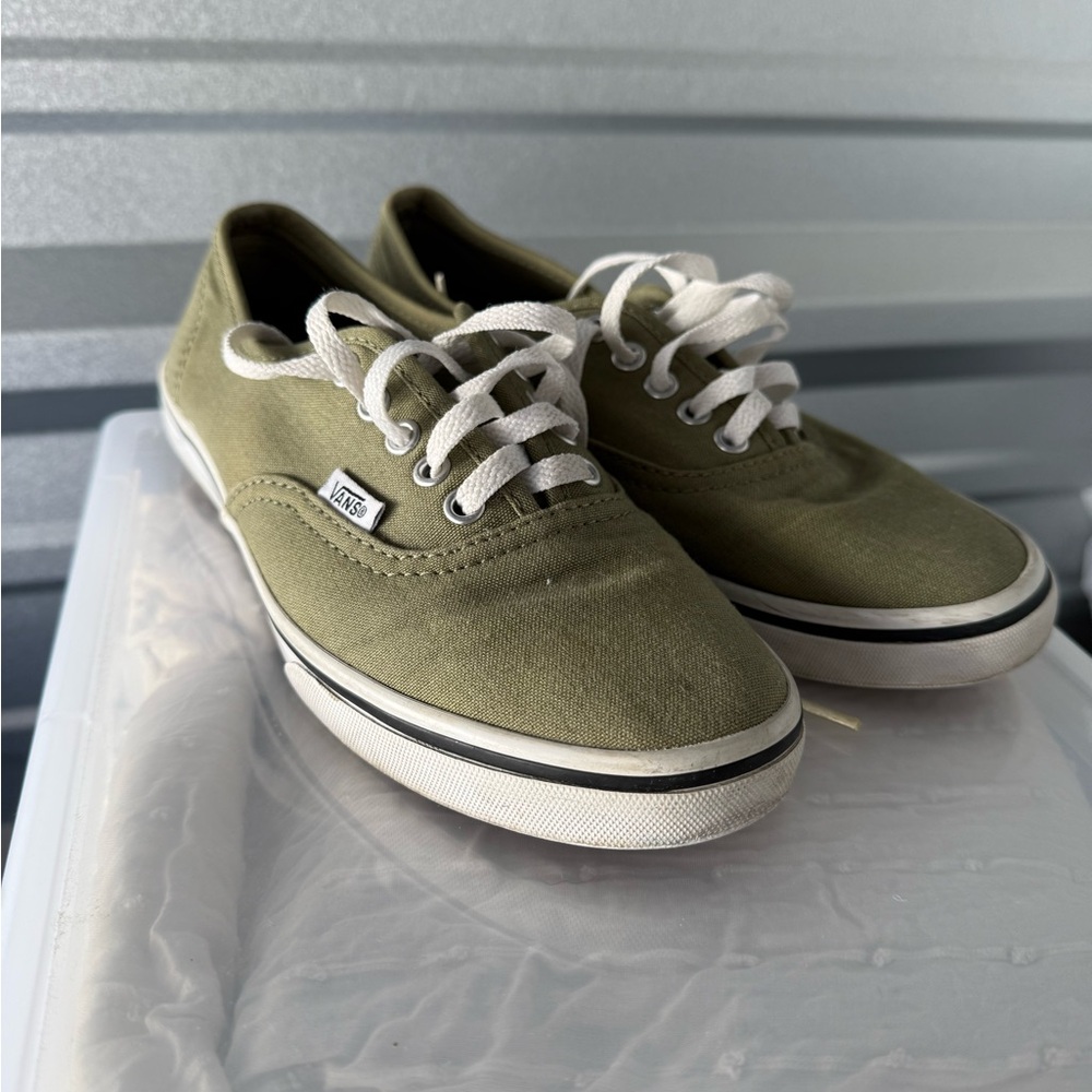 Women’s Lo Pro Vans | Olive Green | Size 7
